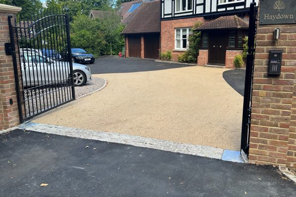 surfacing driveways asphalt resin 001